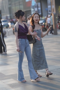 【精选街拍】Vol.3260 高挑喇叭牛仔裤 [133P-1.62GB]