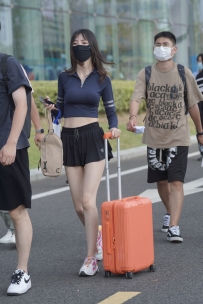 【精选街拍】Vol.3242 鞋子的配色真好看 [83P-954MB]